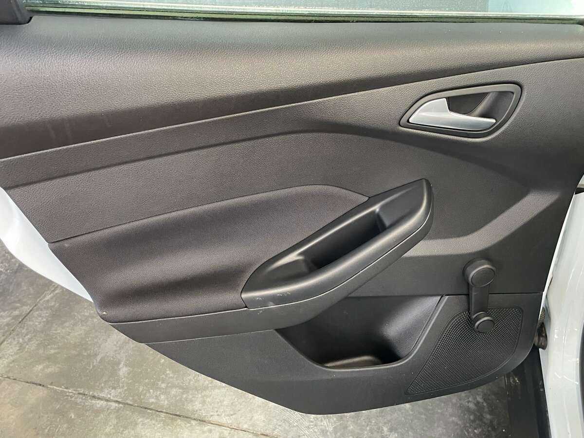 Купить Ford Focus с пробегом. Фото: #17