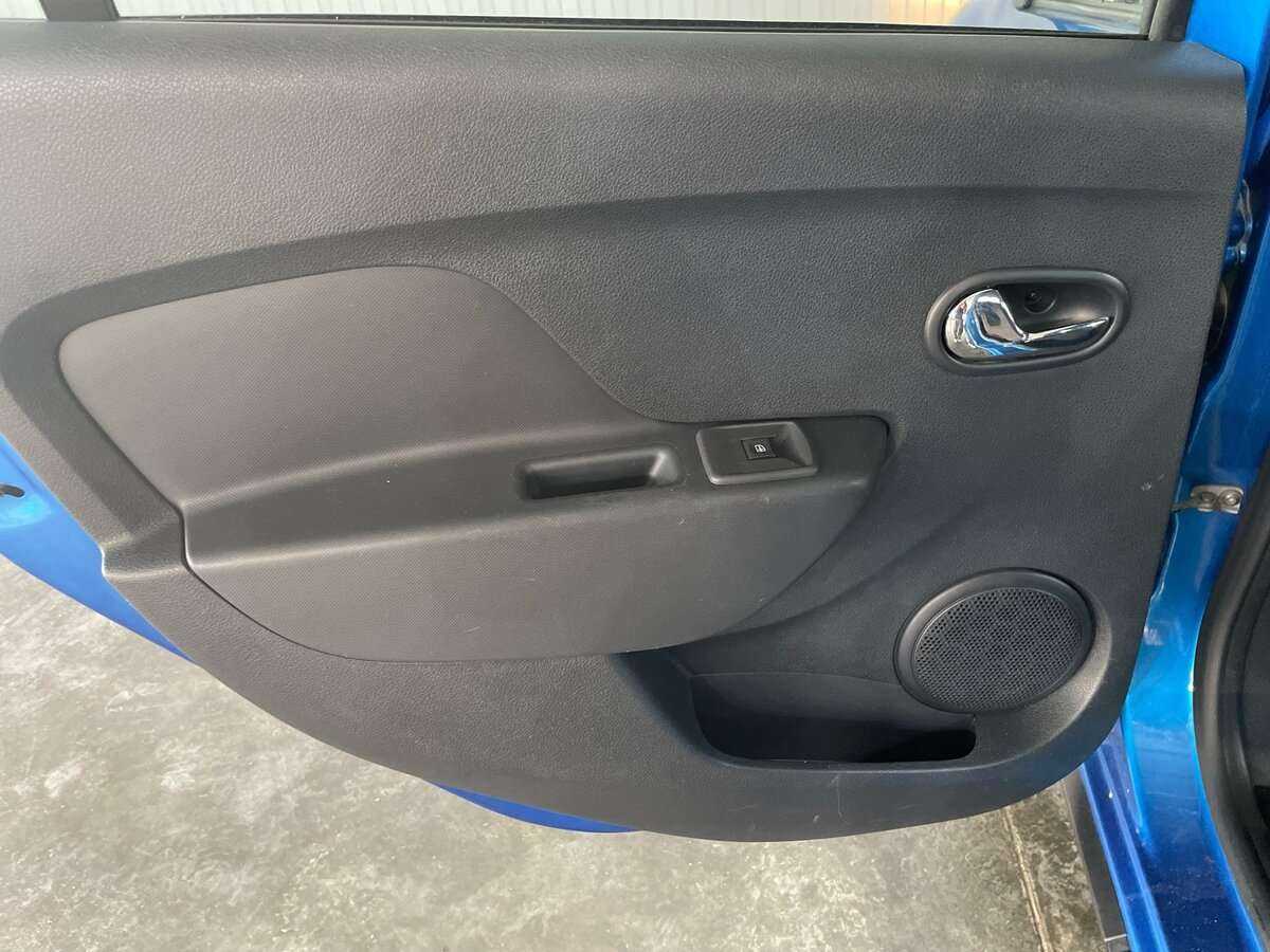 Купить Renault Sandero с пробегом. Фото: #16