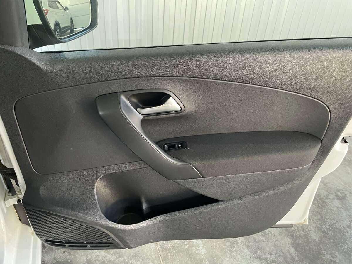 Купить Volkswagen Polo с пробегом. Фото: #18