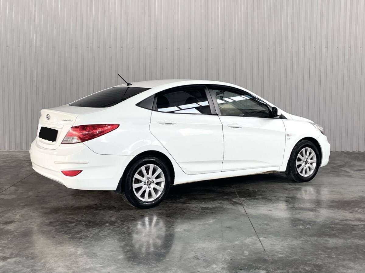 Купить Hyundai Solaris с пробегом. Фото: #4