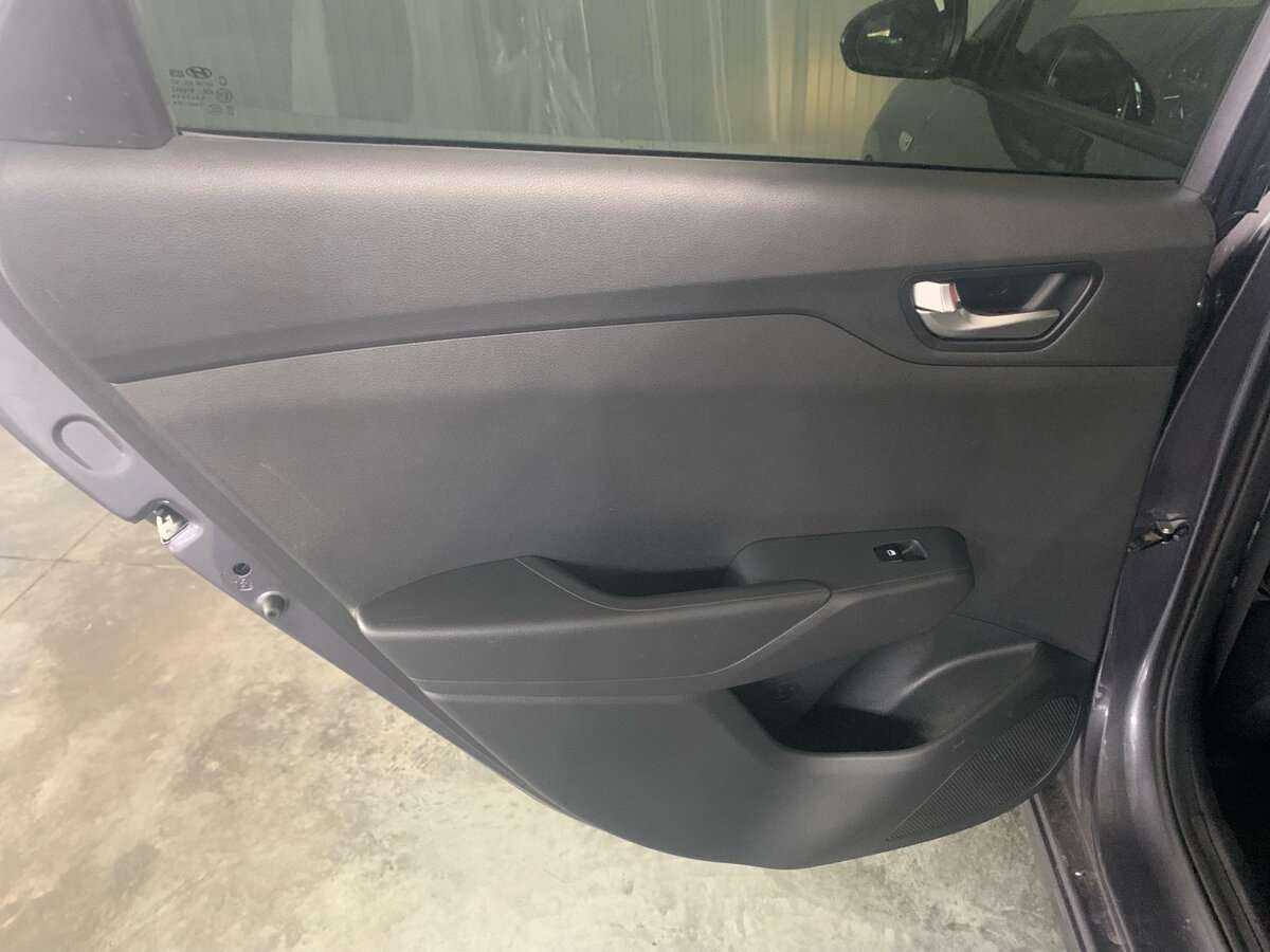 Купить Hyundai Solaris с пробегом. Фото: #18