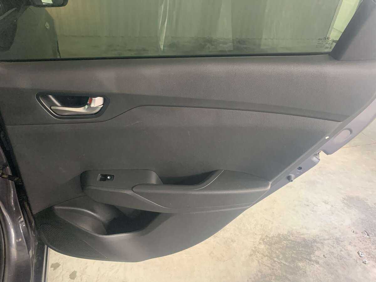 Купить Hyundai Solaris с пробегом. Фото: #19