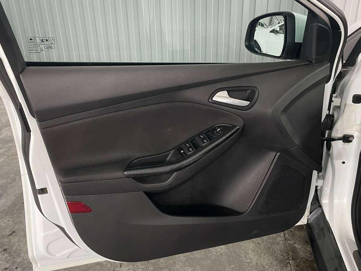 Купить Ford Focus с пробегом. Фото: #17