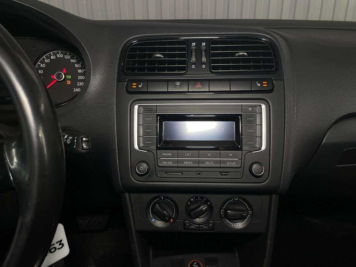 Купить Volkswagen Polo с пробегом. Фото: #15