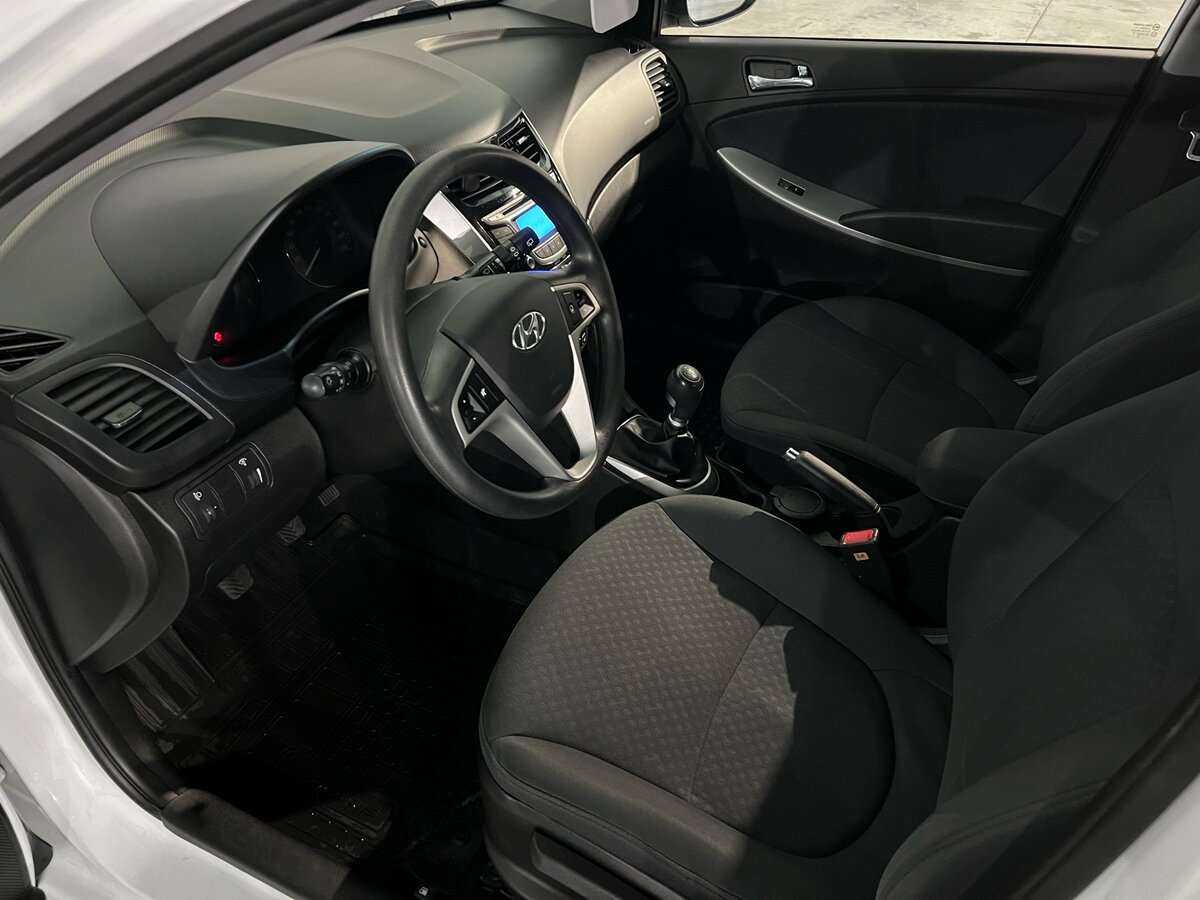 Купить Hyundai Solaris с пробегом. Фото: #9