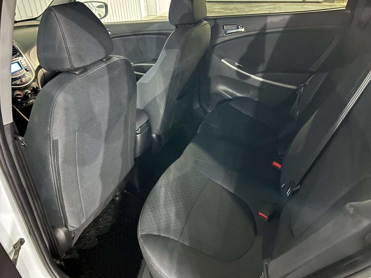 Купить Hyundai Solaris с пробегом. Фото: #13