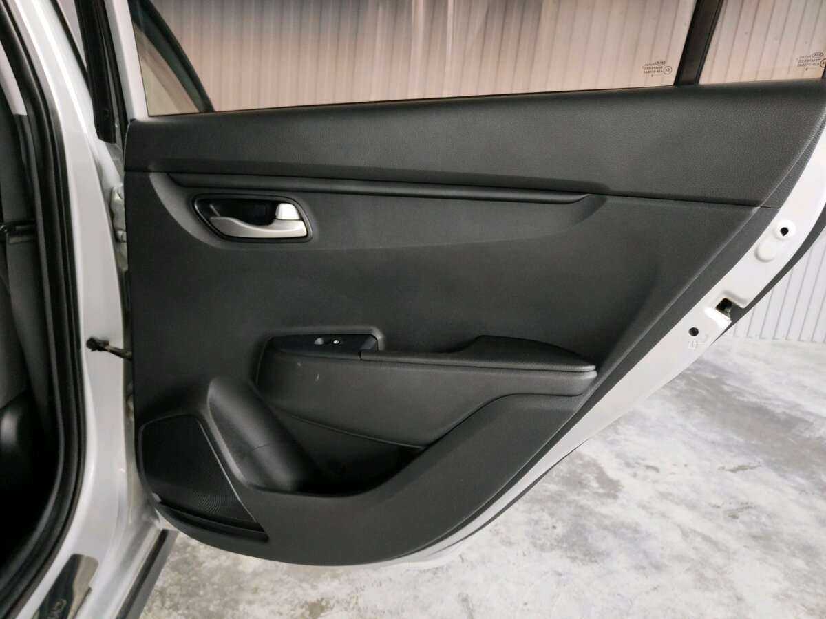 Купить Kia Rio с пробегом. Фото: #17