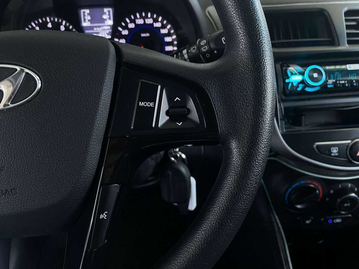 Купить Hyundai Solaris с пробегом. Фото: #11