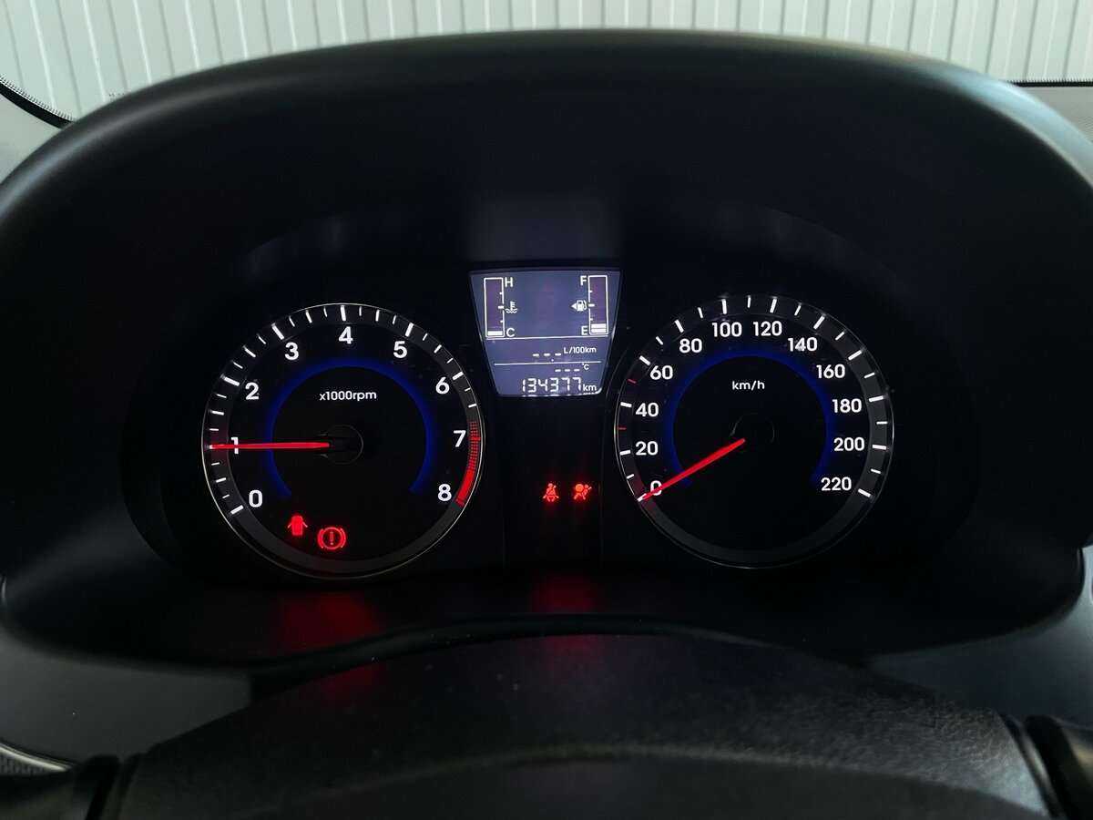 Купить Hyundai Solaris с пробегом. Фото: #12