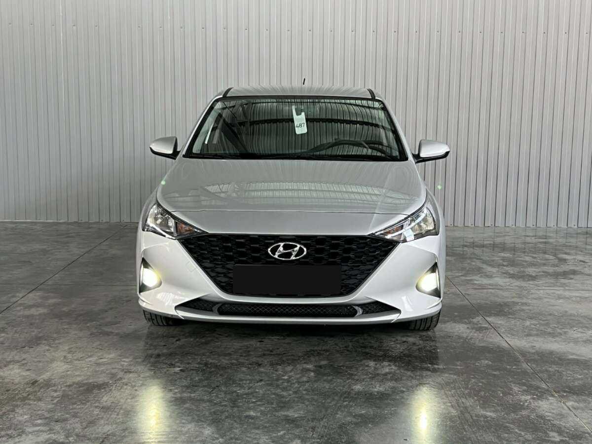 Купить Hyundai Solaris с пробегом. Фото: #1