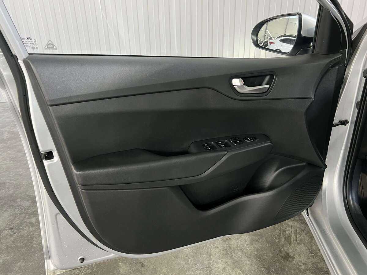 Купить Hyundai Solaris с пробегом. Фото: #8