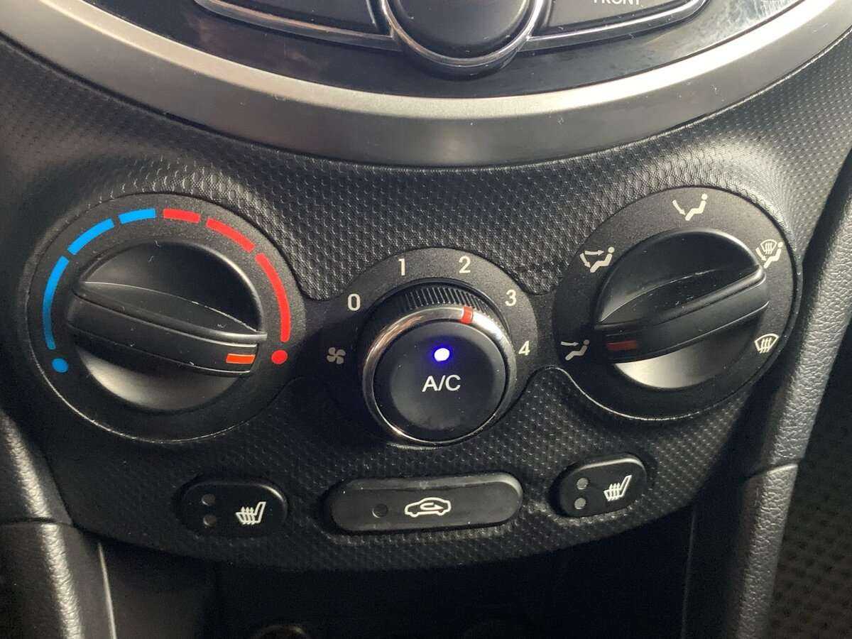 Купить Hyundai Solaris с пробегом. Фото: #14