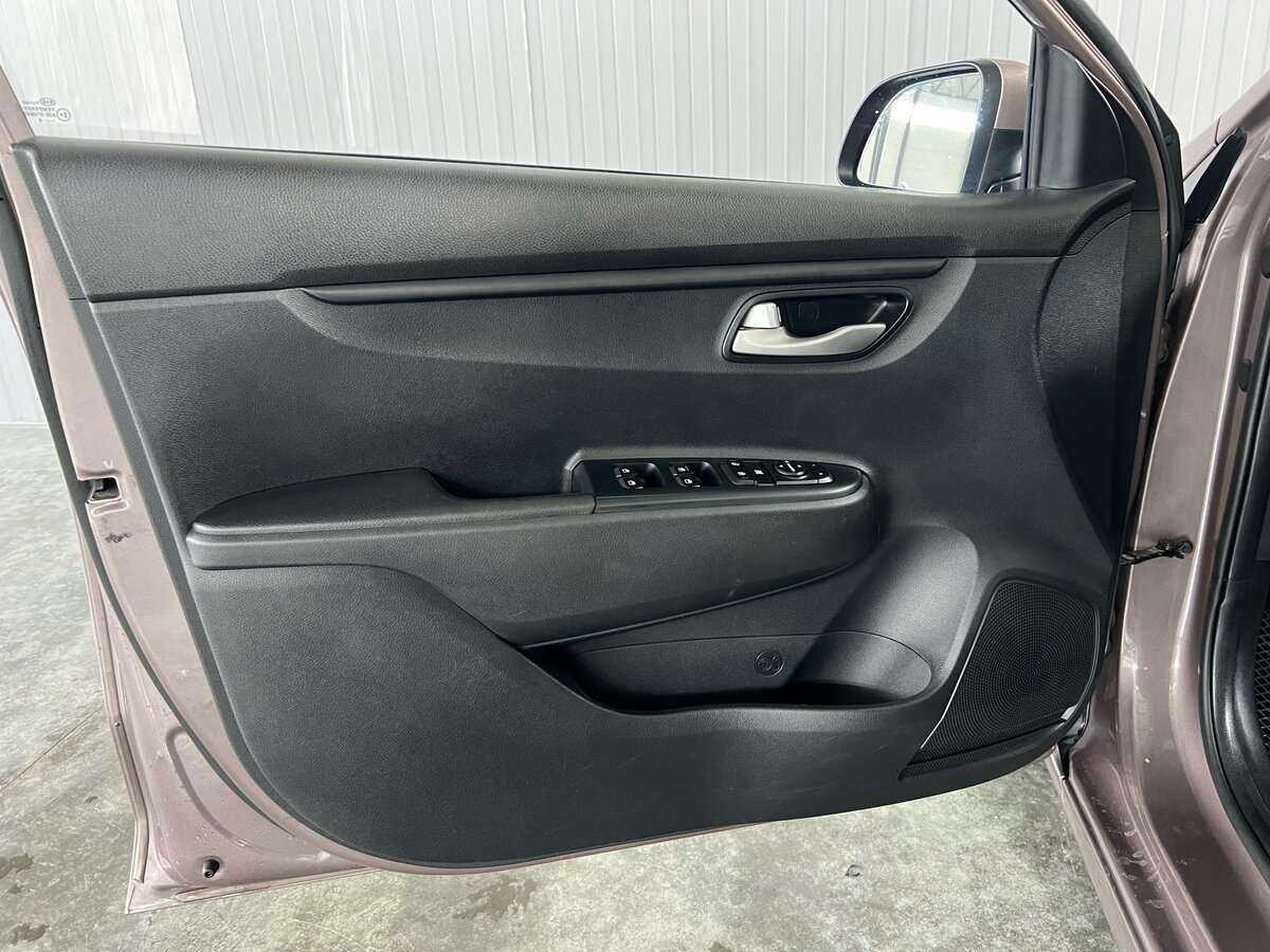 Купить Kia Rio с пробегом. Фото: #8