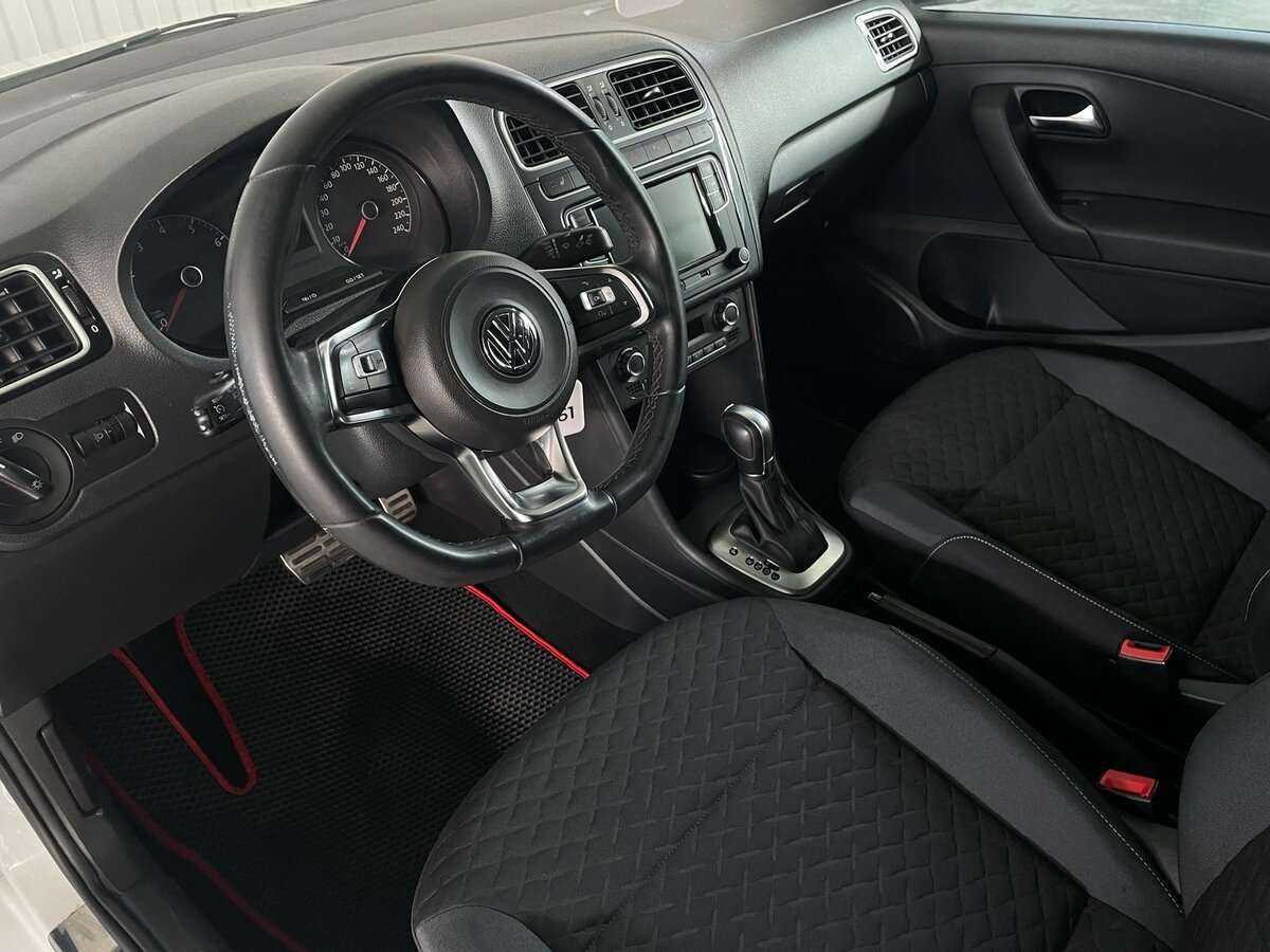 Купить Volkswagen Polo с пробегом. Фото: #9