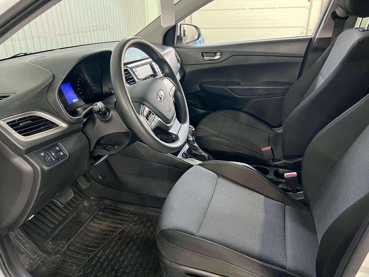 Купить Hyundai Solaris с пробегом. Фото: #10