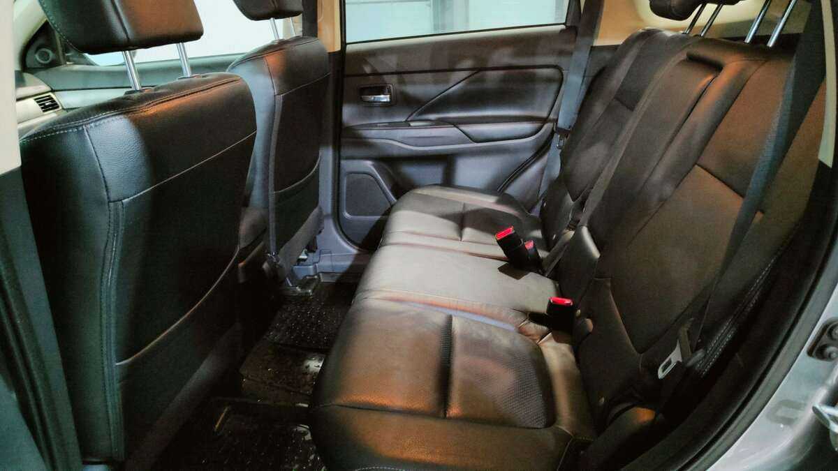 Купить Mitsubishi Outlander с пробегом. Фото: #13