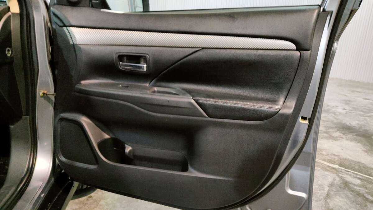 Купить Mitsubishi Outlander с пробегом. Фото: #16