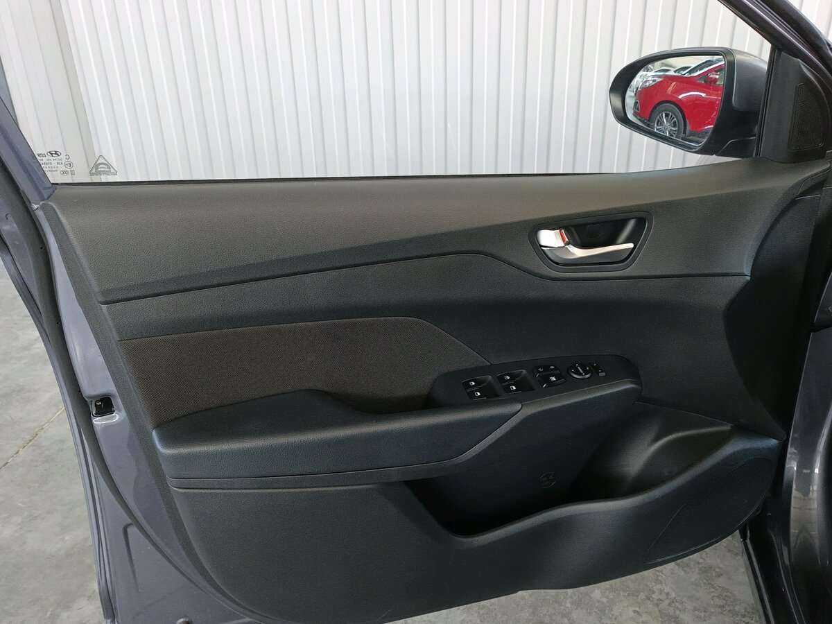 Купить Hyundai Solaris с пробегом. Фото: #8