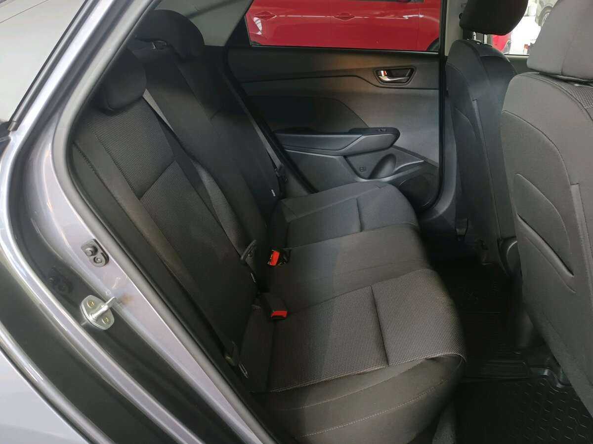 Купить Hyundai Solaris с пробегом. Фото: #18