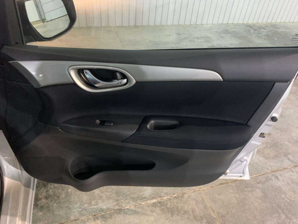 Купить Nissan Tiida с пробегом. Фото: #17