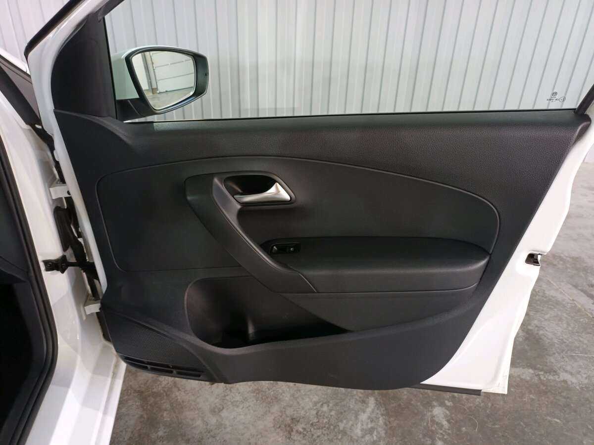 Купить Volkswagen Polo с пробегом. Фото: #20