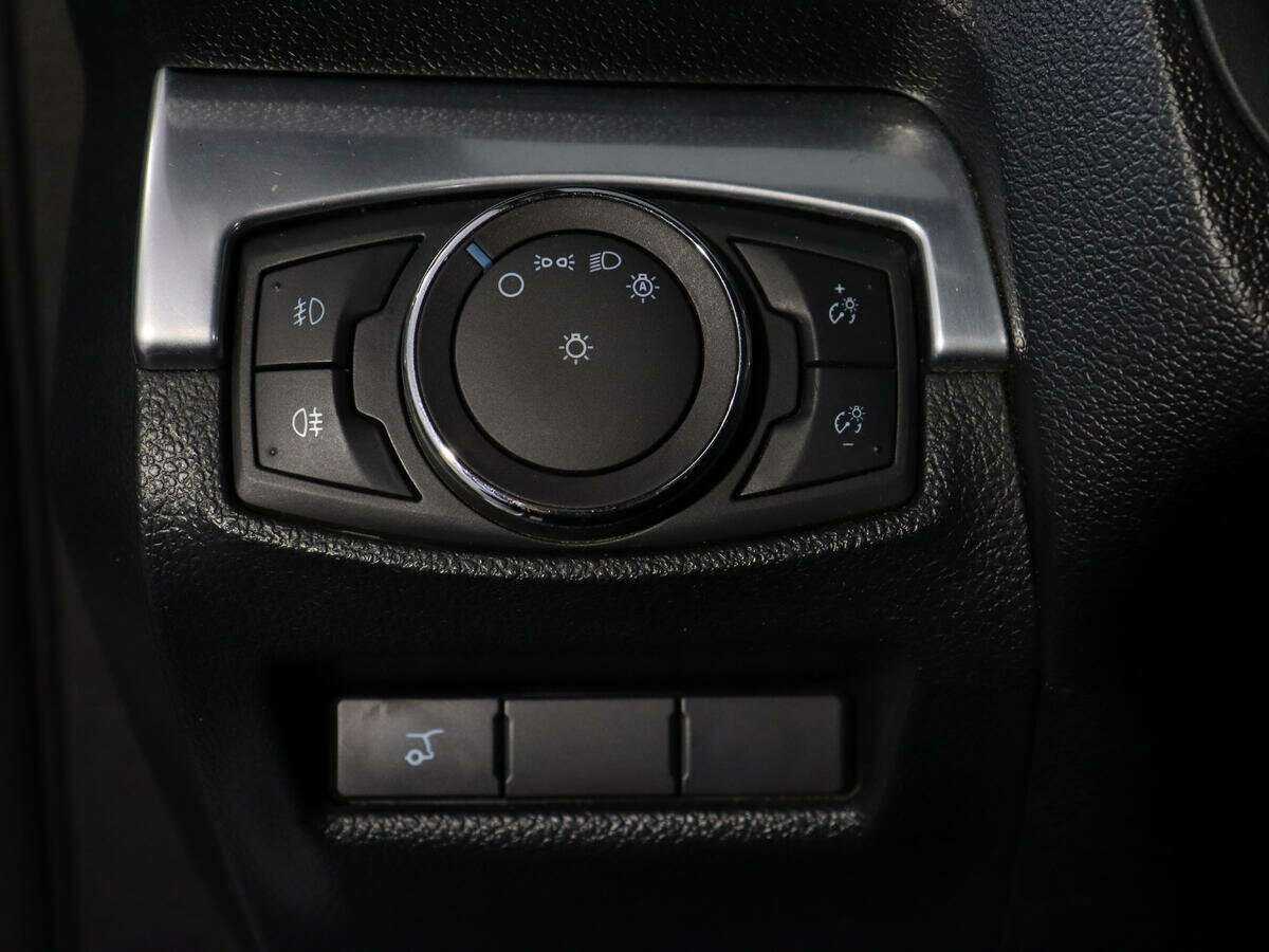 Купить Ford Explorer с пробегом. Фото: #23