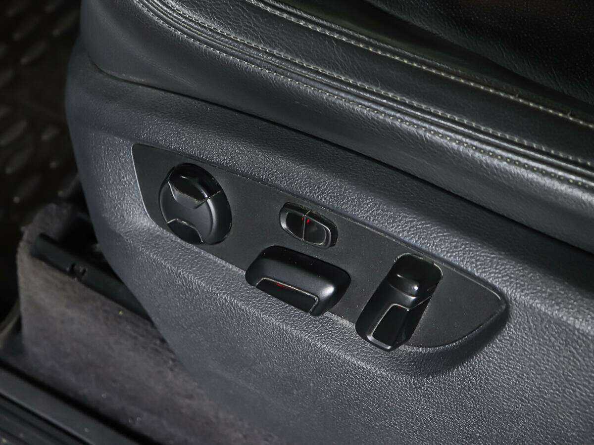 Купить Volkswagen Touareg с пробегом. Фото: #17