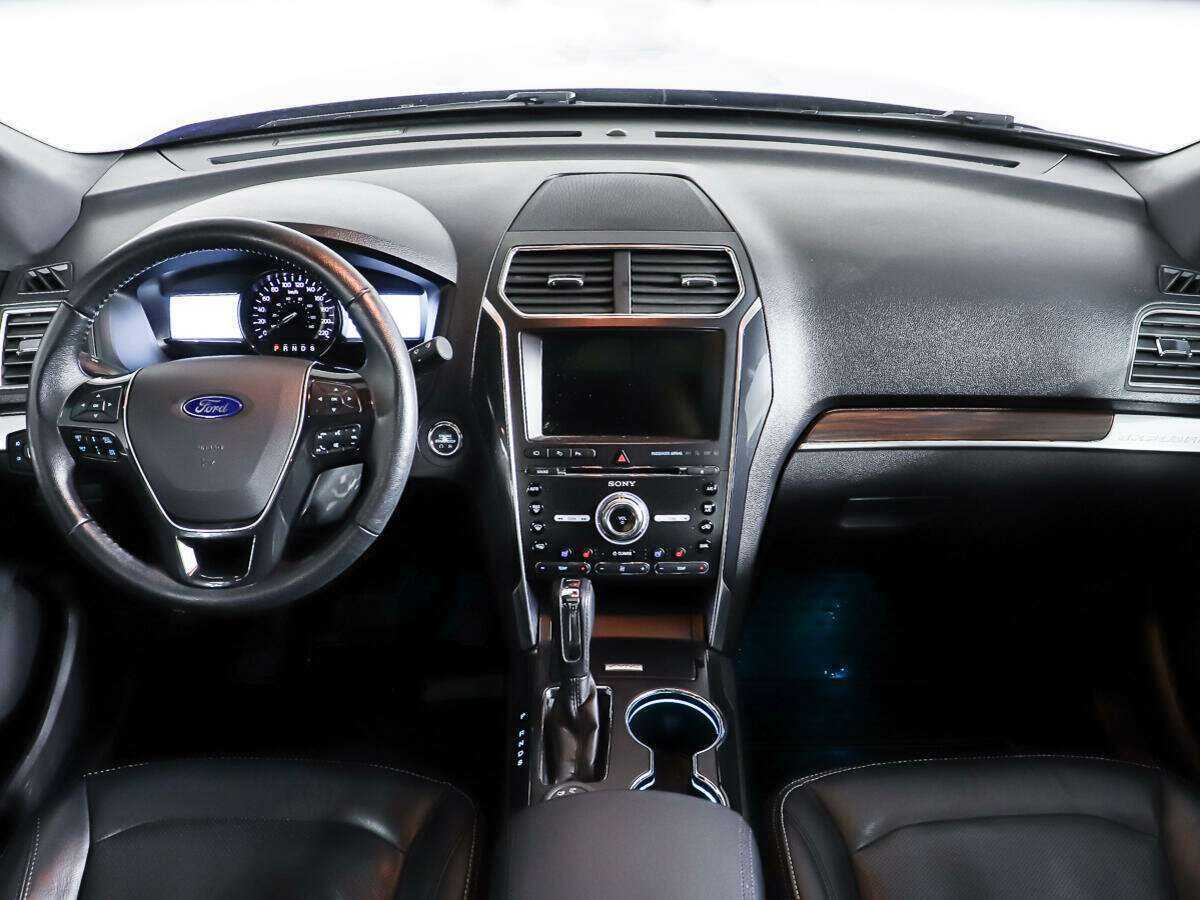 Купить Ford Explorer с пробегом. Фото: #12