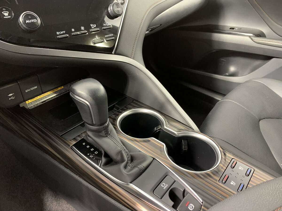 Купить Toyota Camry с пробегом. Фото: #14