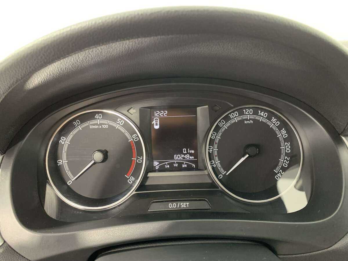 Купить Skoda Rapid с пробегом. Фото: #10