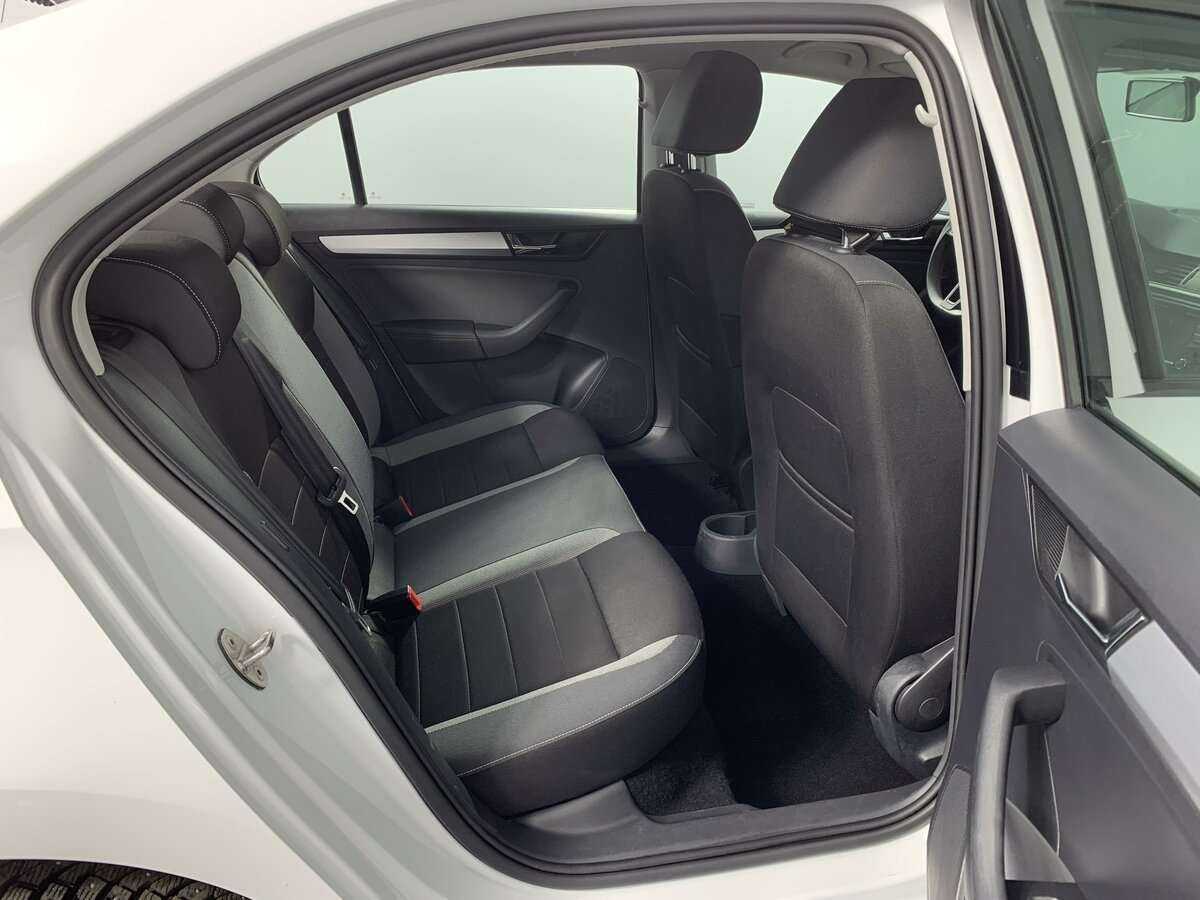 Купить Skoda Rapid с пробегом. Фото: #15
