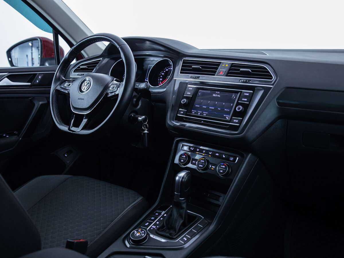 Купить Volkswagen Tiguan с пробегом. Фото: #10