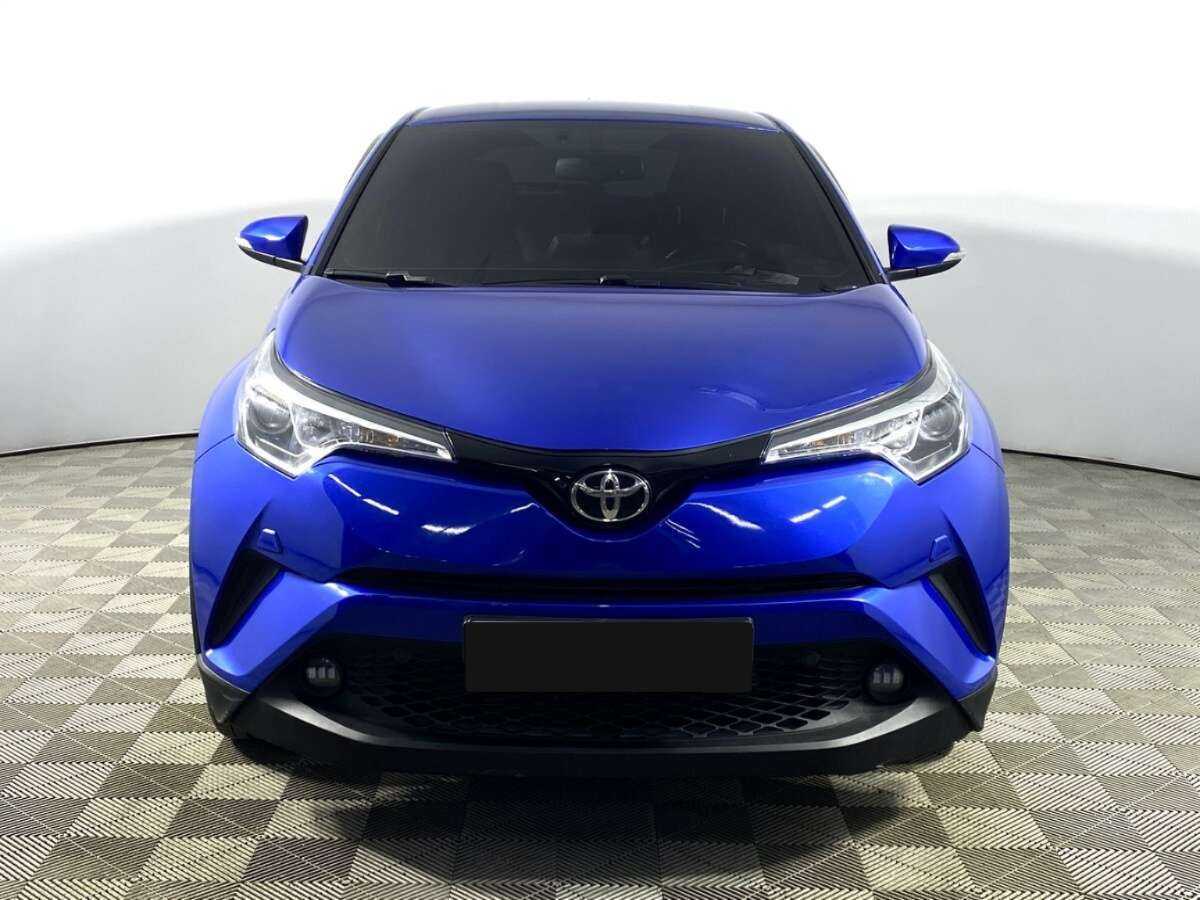 Купить Toyota C-HR с пробегом. Фото: #1