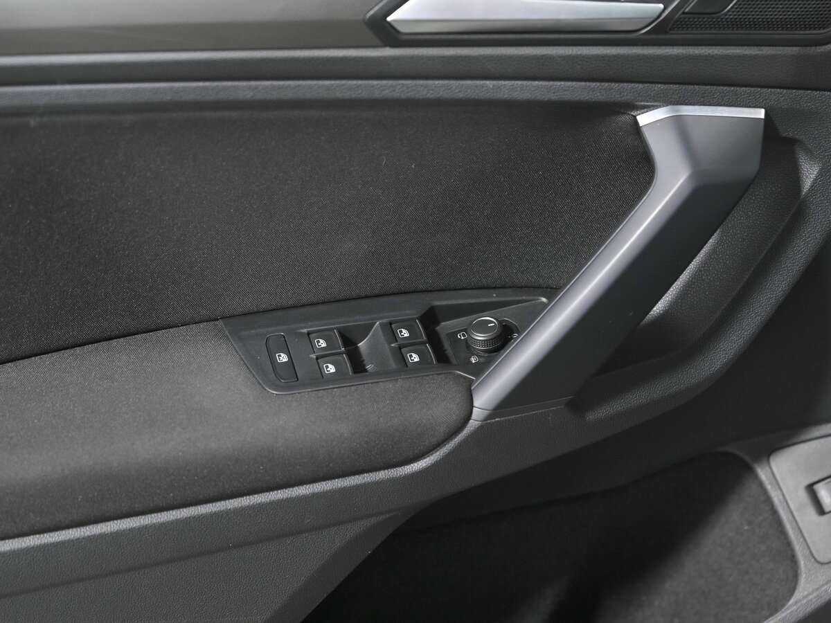 Купить Volkswagen Tiguan с пробегом. Фото: #12