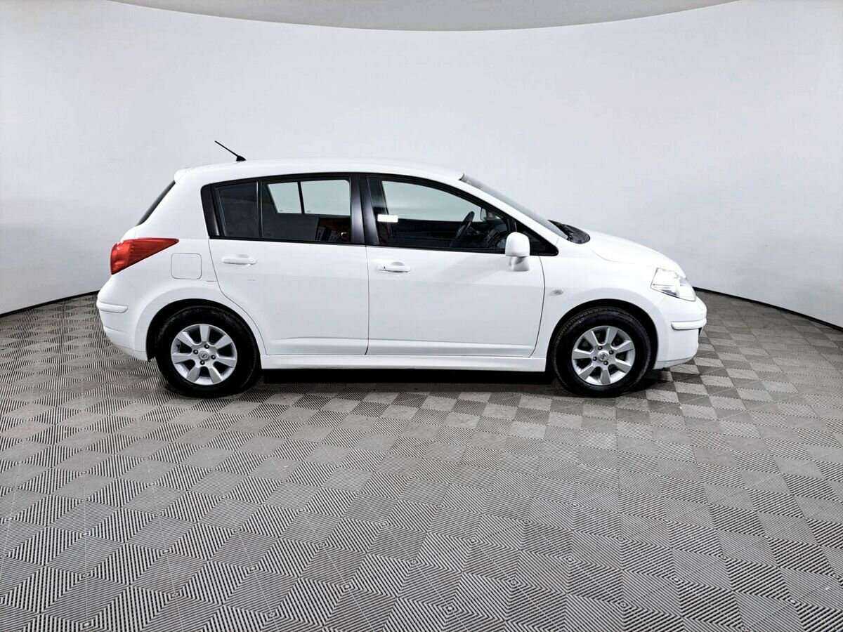 Купить Nissan Tiida с пробегом. Фото: #3