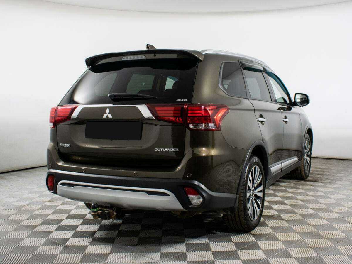 Купить Mitsubishi Outlander с пробегом. Фото: #1