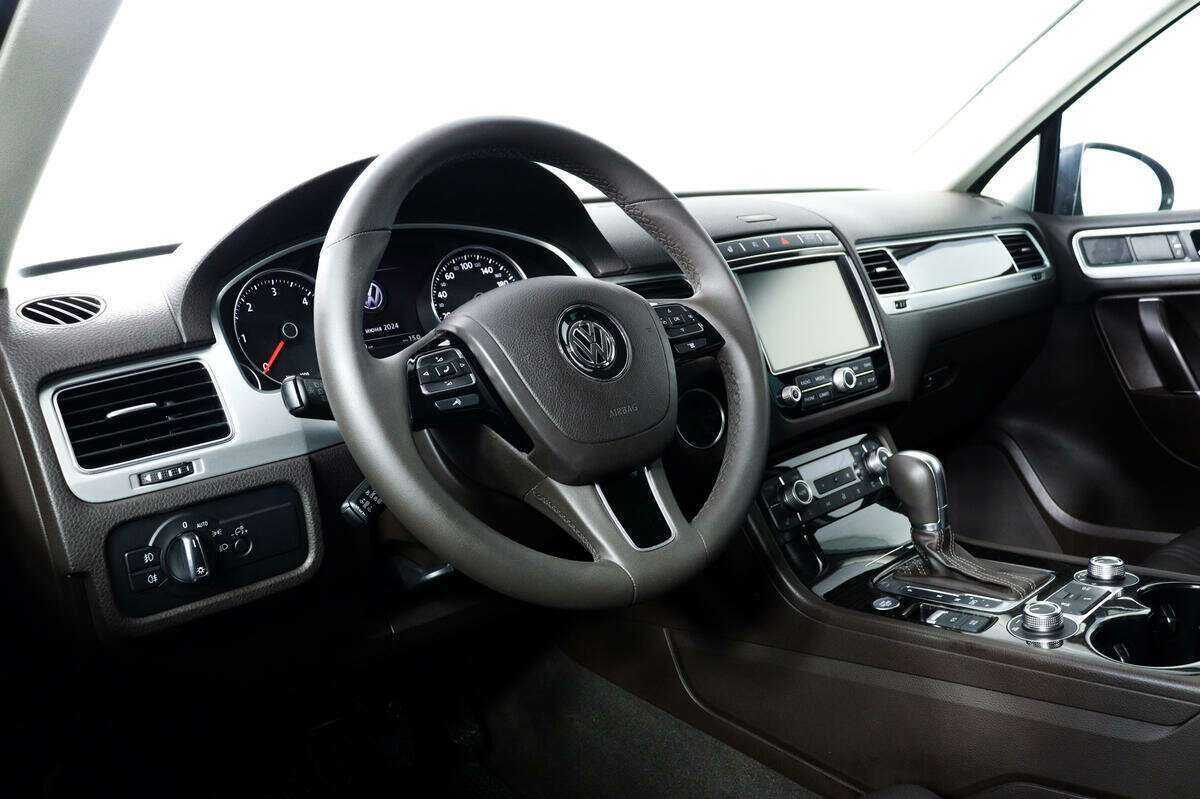 Купить Volkswagen Touareg с пробегом. Фото: #12