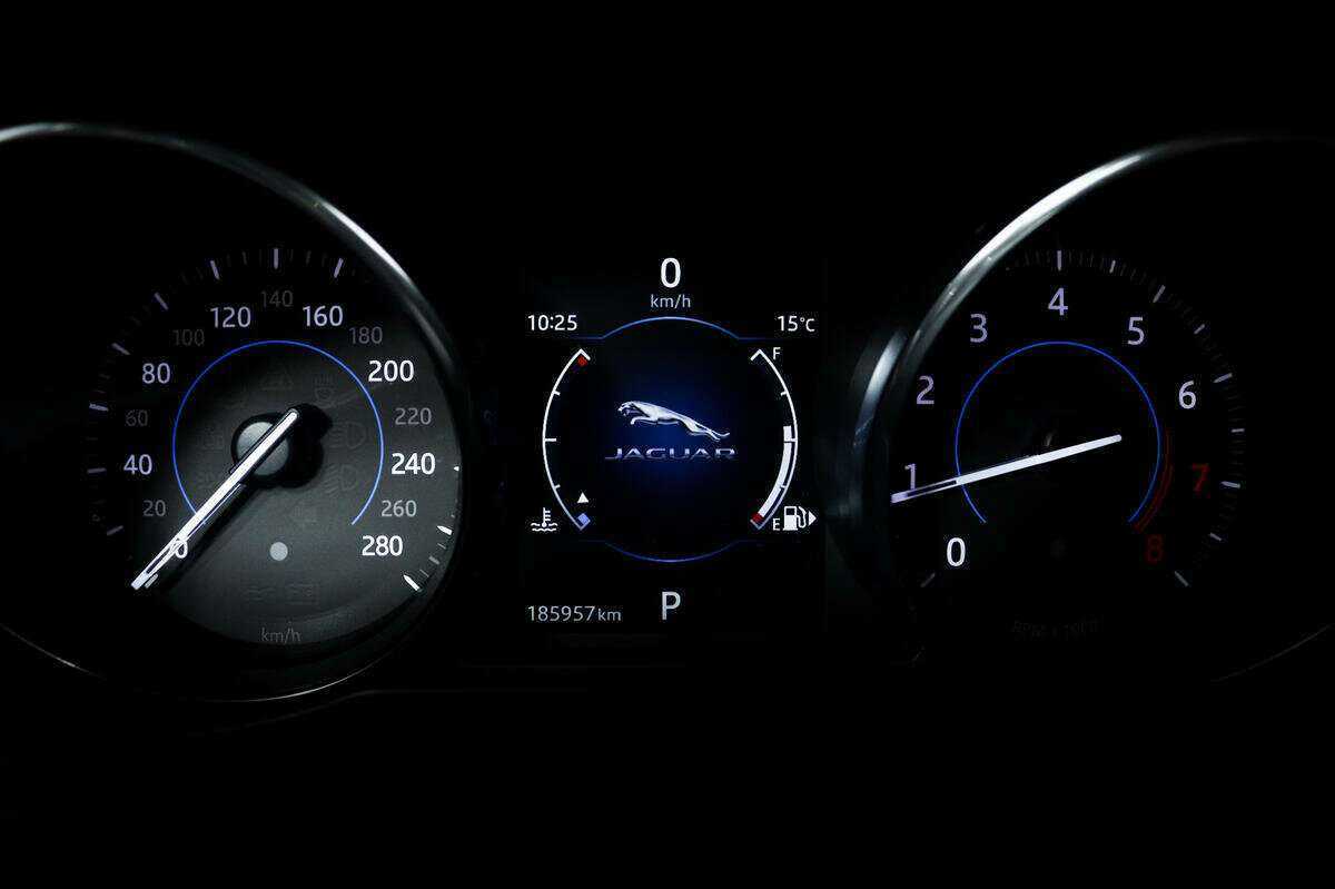 Купить Jaguar XF с пробегом. Фото: #9