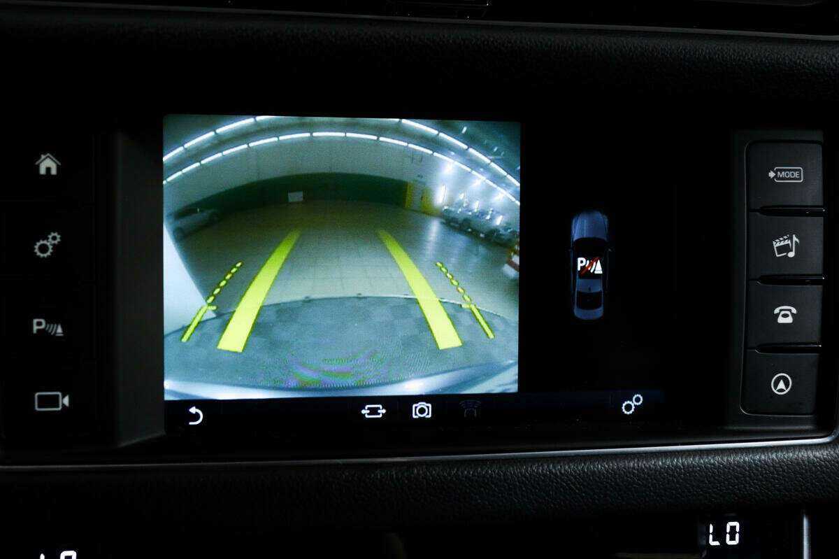 Купить Jaguar XF с пробегом. Фото: #13