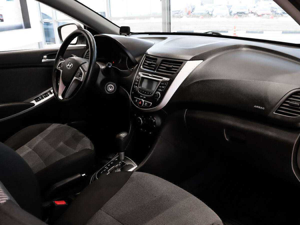 Купить Hyundai Solaris с пробегом. Фото: #10