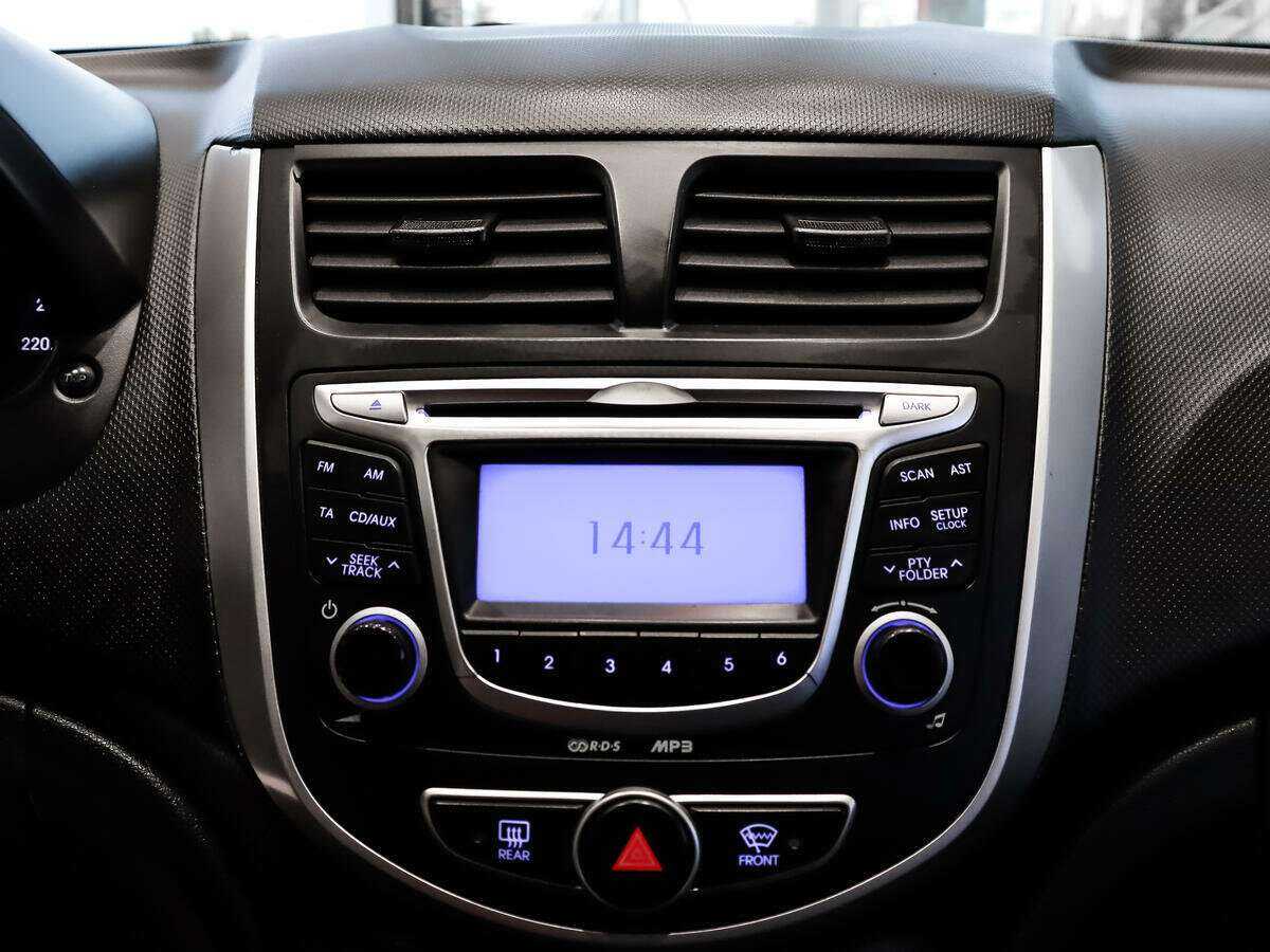 Купить Hyundai Solaris с пробегом. Фото: #12