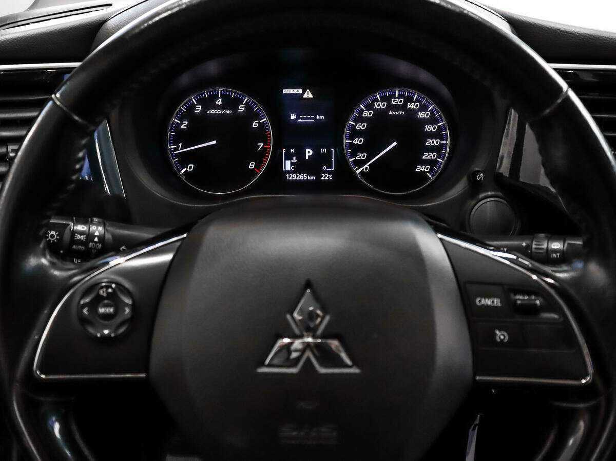 Купить Mitsubishi Outlander с пробегом. Фото: #14