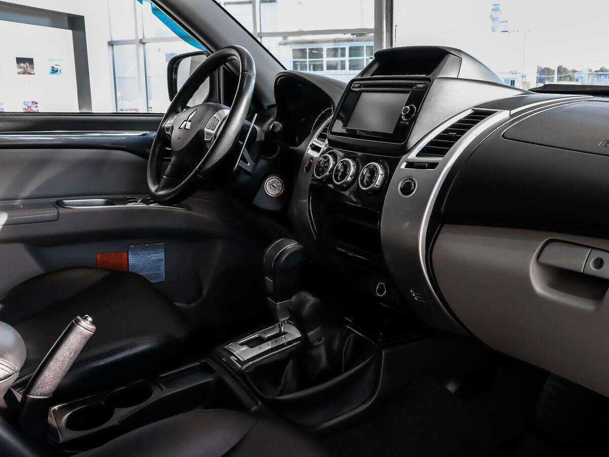 Купить Mitsubishi Pajero Sport с пробегом. Фото: #11