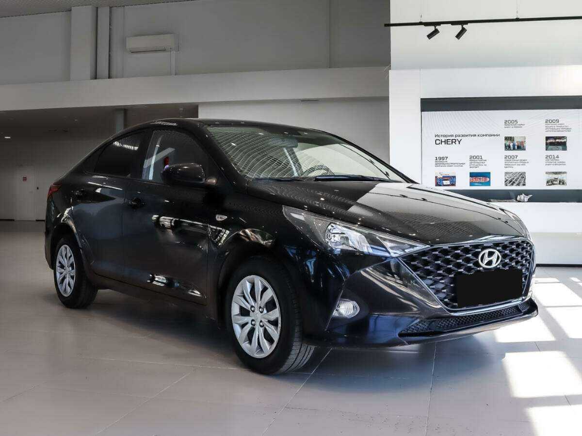 Купить Hyundai Solaris с пробегом. Фото: #2