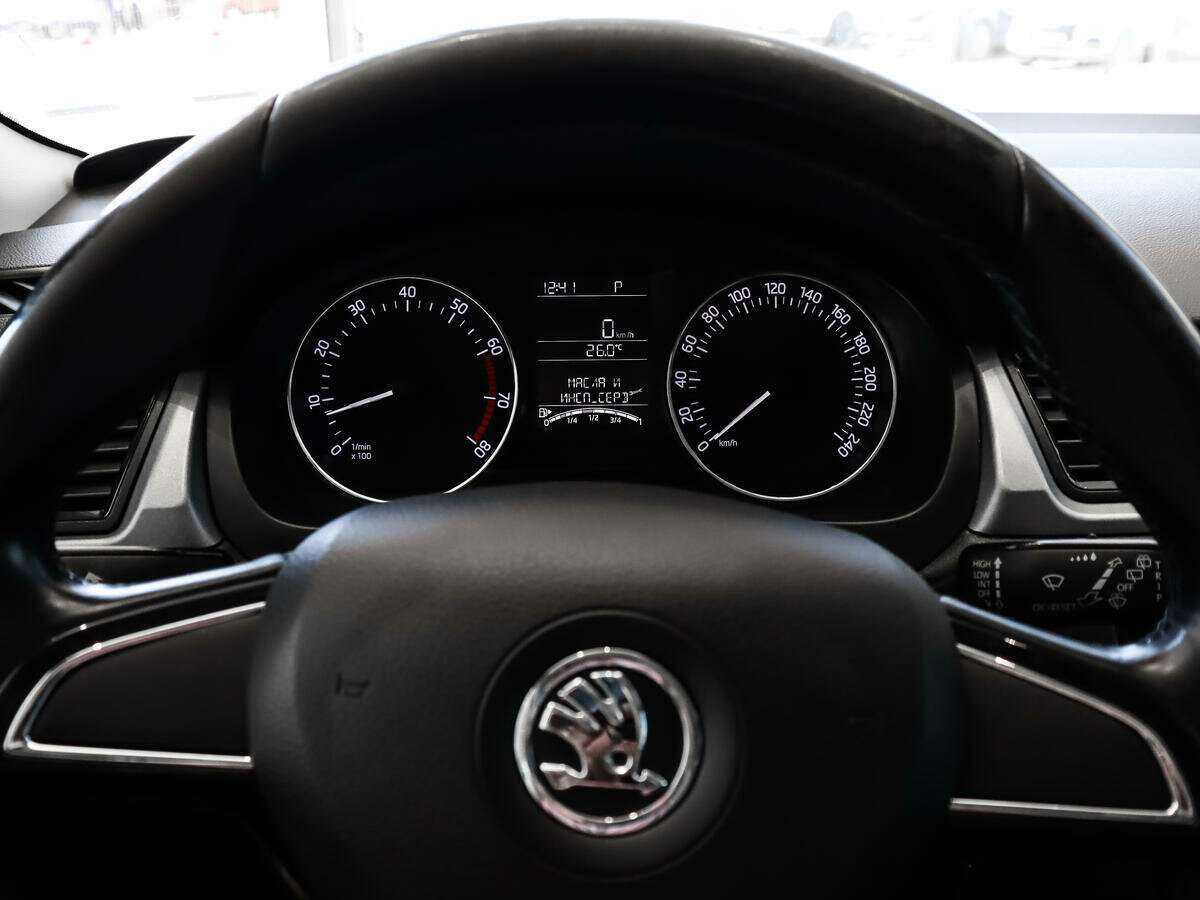 Купить Skoda Rapid с пробегом. Фото: #13