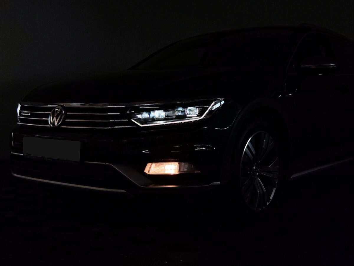 Купить Volkswagen Passat с пробегом. Фото: #25