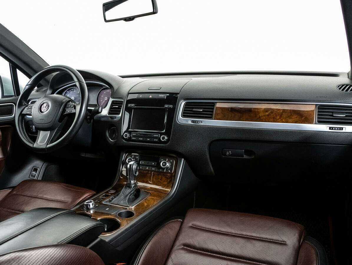 Купить Volkswagen Touareg с пробегом. Фото: #6