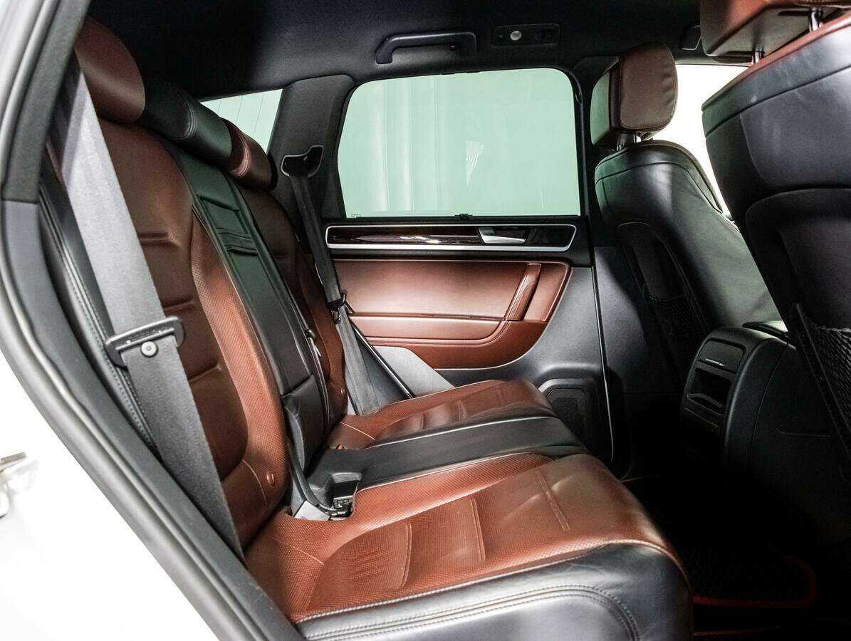 Купить Volkswagen Touareg с пробегом. Фото: #12