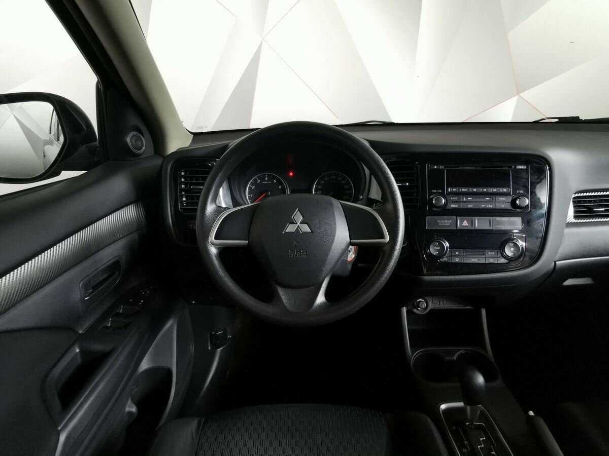 Купить Mitsubishi Outlander с пробегом. Фото: #14
