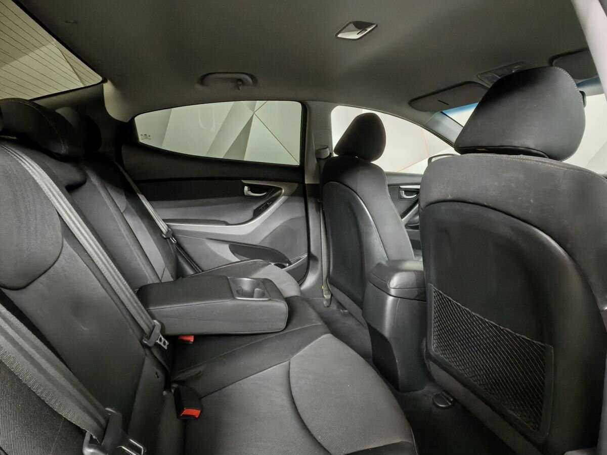 Купить Hyundai Elantra с пробегом. Фото: #11
